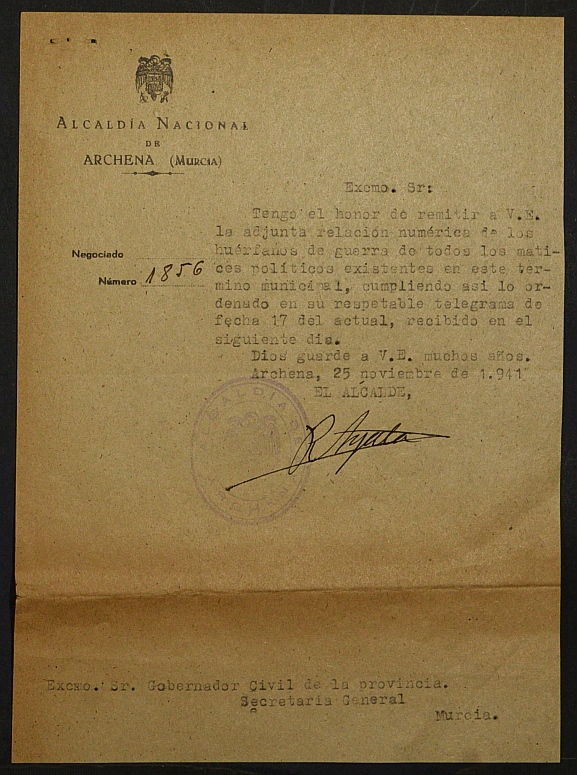 Relaciones nominales de huérfanos de guerra, sin distinción de matices políticos, enviadas por los ayuntamientos de la provincia de Murcia al Gobernador Civil. Año 1941.